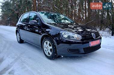 Хэтчбек Volkswagen Golf 2010 в Киеве