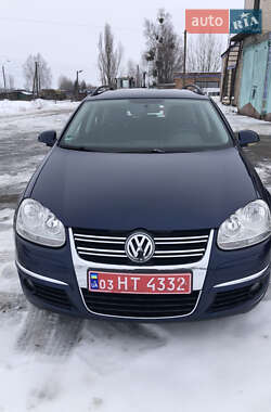 Универсал Volkswagen Golf 2009 в Романове