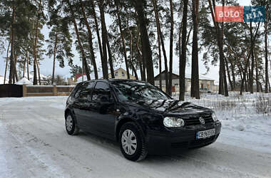 Хетчбек Volkswagen Golf 2001 в Чернігові