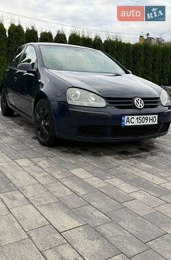 Хетчбек Volkswagen Golf 2004 в Луцьку