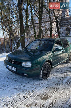 Хетчбек Volkswagen Golf 2001 в Острозі