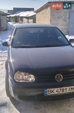 Хетчбек Volkswagen Golf 2002 в Рівному