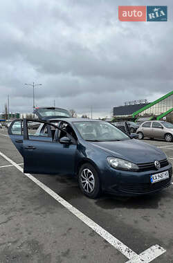 Хэтчбек Volkswagen Golf 2010 в Киеве
