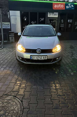 Универсал Volkswagen Golf 2011 в Сваляве