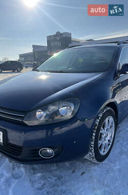 Универсал Volkswagen Golf 2010 в Снятине