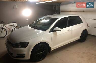 Хэтчбек Volkswagen Golf 2014 в Киеве