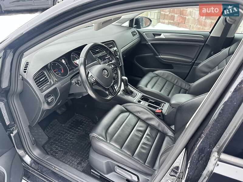 Универсал Volkswagen Golf 2019 в Луцке