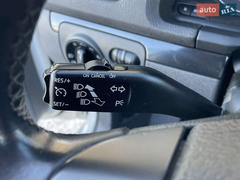 Хэтчбек Volkswagen Golf 2009 в Житомире