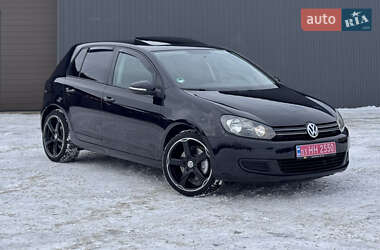 Хэтчбек Volkswagen Golf 2010 в Сарнах
