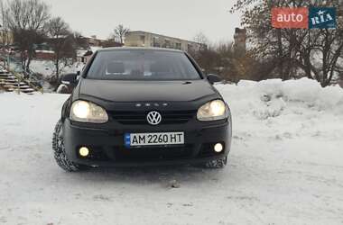 Хэтчбек Volkswagen Golf 2006 в Коростене