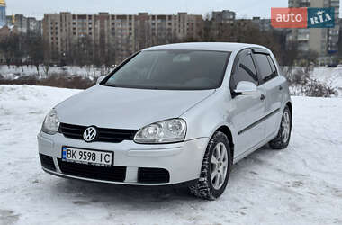 Хетчбек Volkswagen Golf 2004 в Рівному