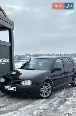 Хетчбек Volkswagen Golf 1999 в Шумську