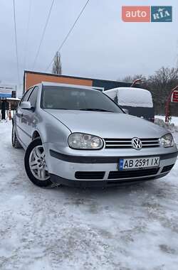 Хэтчбек Volkswagen Golf 2002 в Виннице
