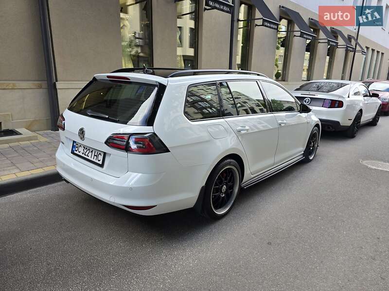 Универсал Volkswagen Golf 2015 в Львове