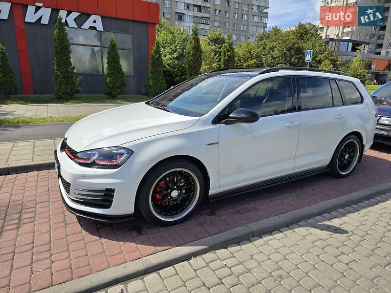 Универсал Volkswagen Golf 2015 в Львове