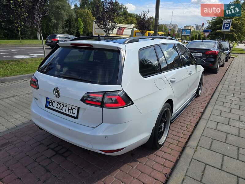 Универсал Volkswagen Golf 2015 в Львове