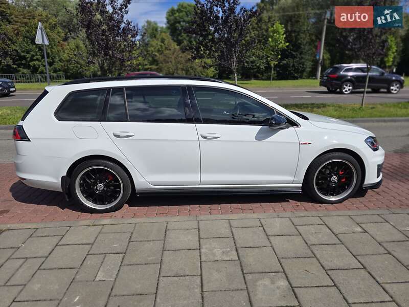 Универсал Volkswagen Golf 2015 в Львове