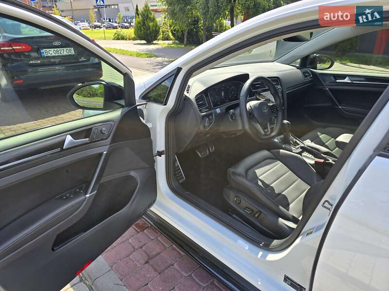 Универсал Volkswagen Golf 2015 в Львове