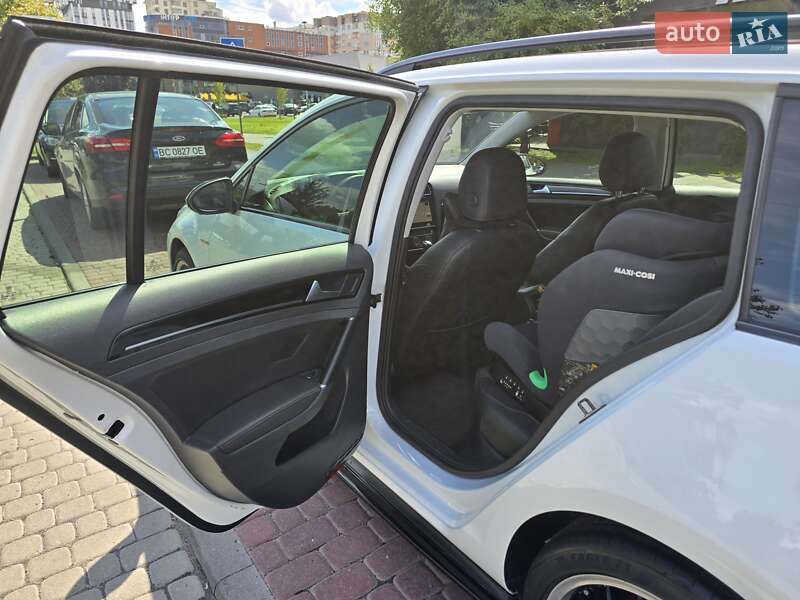 Универсал Volkswagen Golf 2015 в Львове