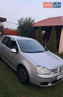 Хэтчбек Volkswagen Golf 2008 в Ужгороде
