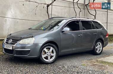 Универсал Volkswagen Golf 2008 в Сваляве