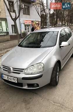 Хэтчбек Volkswagen Golf 2004 в Киеве