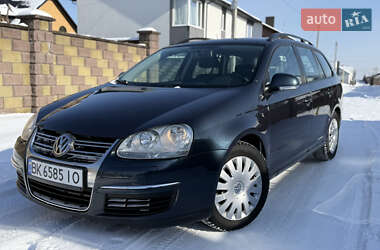 Универсал Volkswagen Golf 2009 в Ровно
