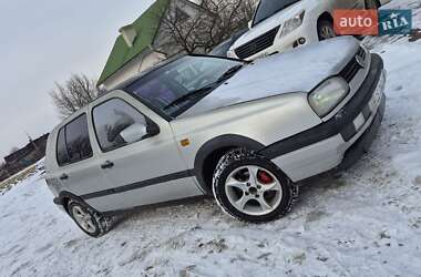 Хетчбек Volkswagen Golf 1993 в Чернівцях