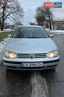 Хетчбек Volkswagen Golf 2002 в Черкасах