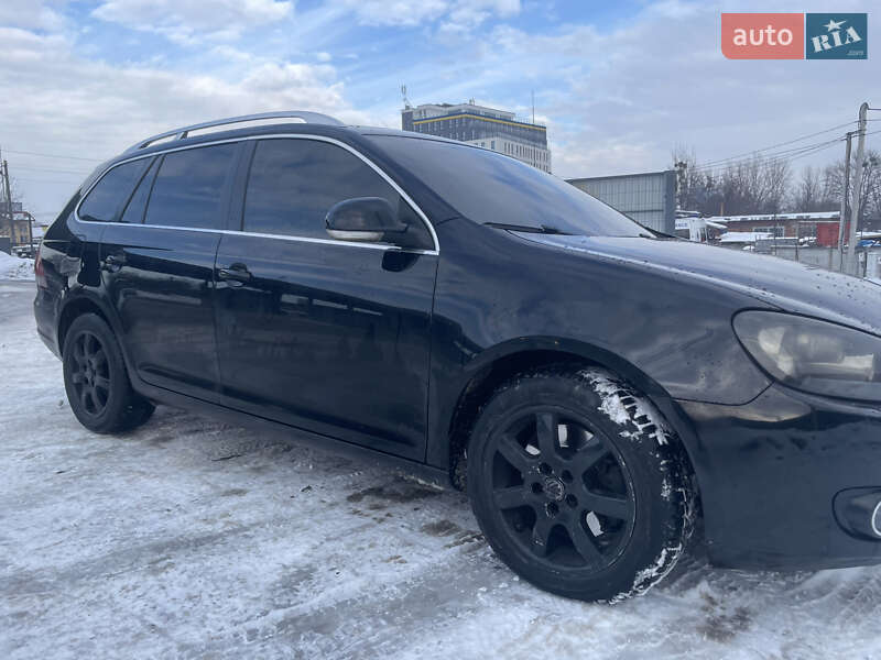Универсал Volkswagen Golf 2010 в Львове