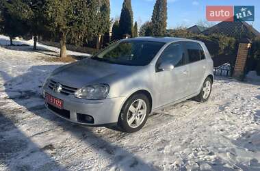 Хэтчбек Volkswagen Golf 2008 в Сарнах