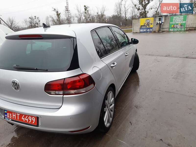 Хэтчбек Volkswagen Golf 2009 в Новой Водолаге