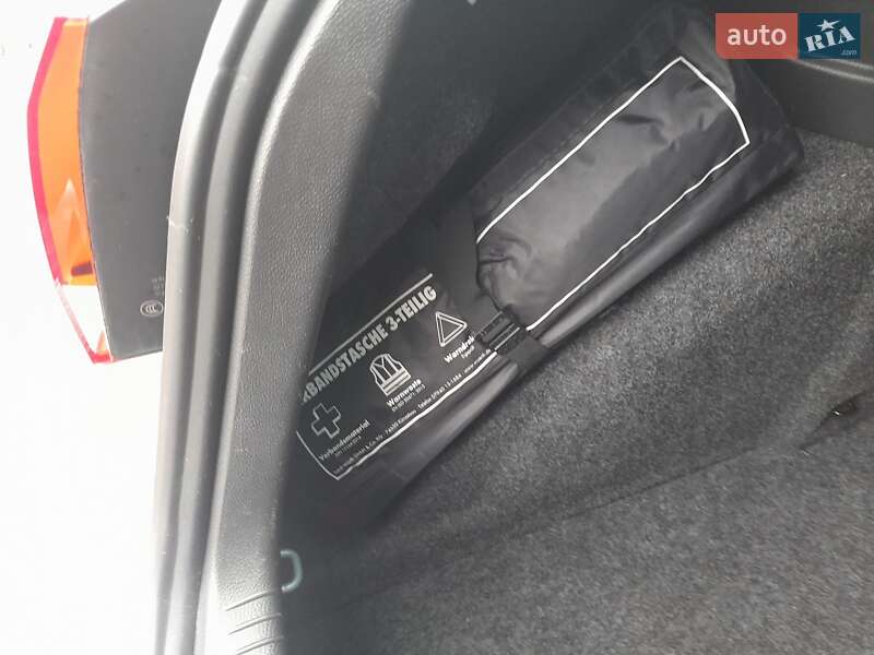 Хэтчбек Volkswagen Golf 2009 в Новой Водолаге