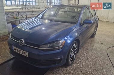 Хэтчбек Volkswagen Golf 2016 в Запорожье