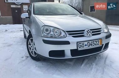 Хэтчбек Volkswagen Golf 2004 в Коломые