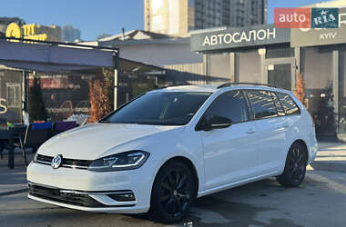Универсал Volkswagen Golf 2017 в Киеве