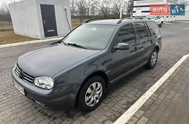 Універсал Volkswagen Golf 2002 в Миколаєві