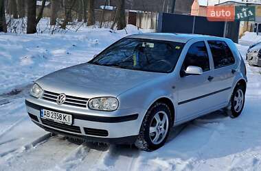 Хэтчбек Volkswagen Golf 2002 в Виннице