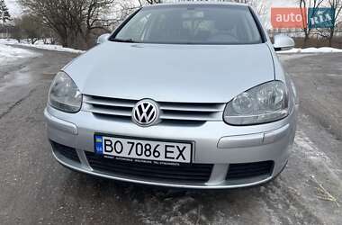 Хэтчбек Volkswagen Golf 2003 в Теофиполе