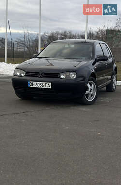 Хэтчбек Volkswagen Golf 2003 в Одессе
