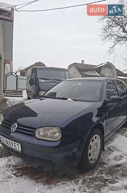 Хетчбек Volkswagen Golf 2001 в Кіцмані