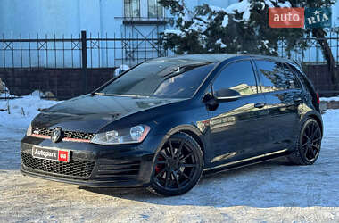 Хетчбек Volkswagen Golf 2016 в Києві