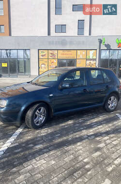 Хетчбек Volkswagen Golf 2003 в Дніпрі