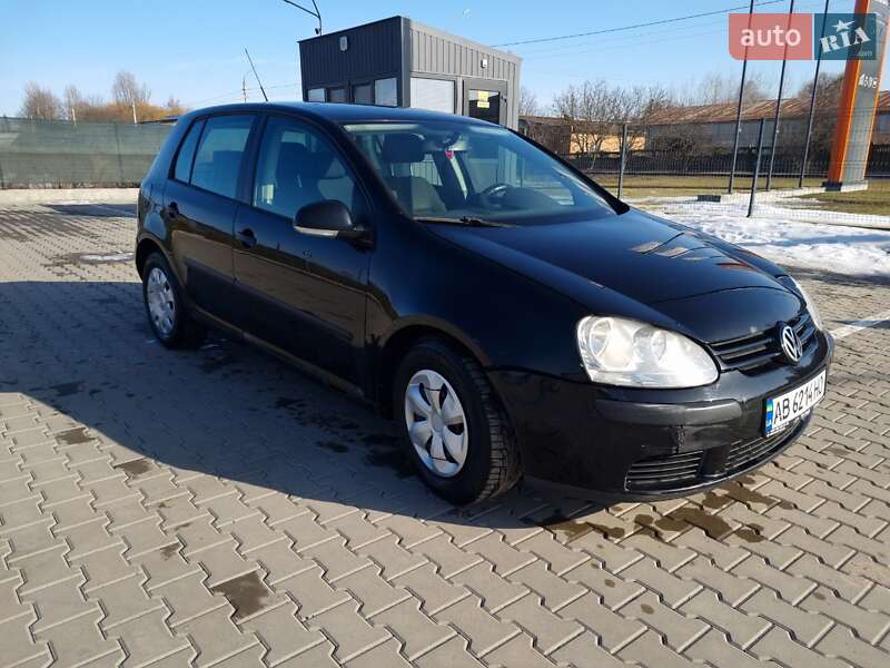 Хэтчбек Volkswagen Golf 2005 в Виннице