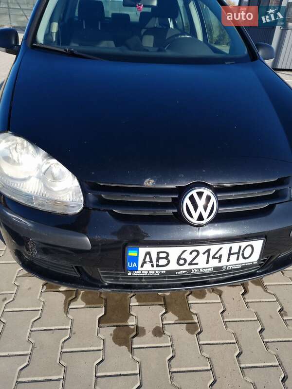 Хэтчбек Volkswagen Golf 2005 в Виннице