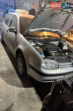 Хэтчбек Volkswagen Golf 2006 в Гайвороне
