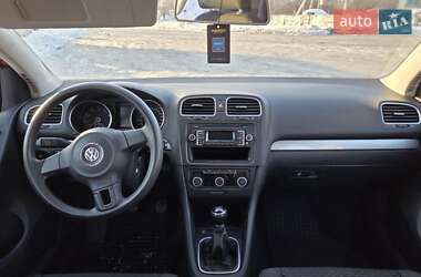 Хэтчбек Volkswagen Golf 2011 в Львове