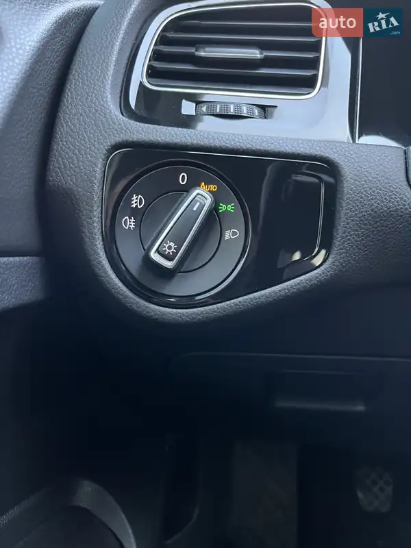 Volkswagen Golf 2014 VIN WVWZZZAUZFP500937 фото оголошення 19 з 60