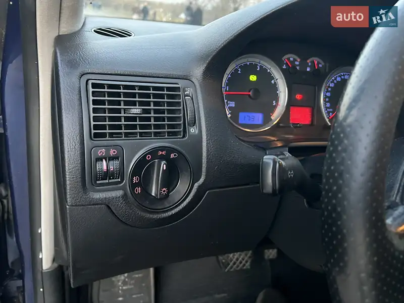 Volkswagen Golf 2003 VIN WVWZZZ1JZ3W629119 фото оголошення 35 з 77