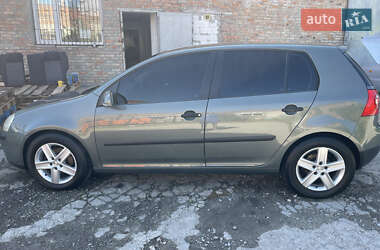 Хетчбек Volkswagen Golf 2004 в Умані